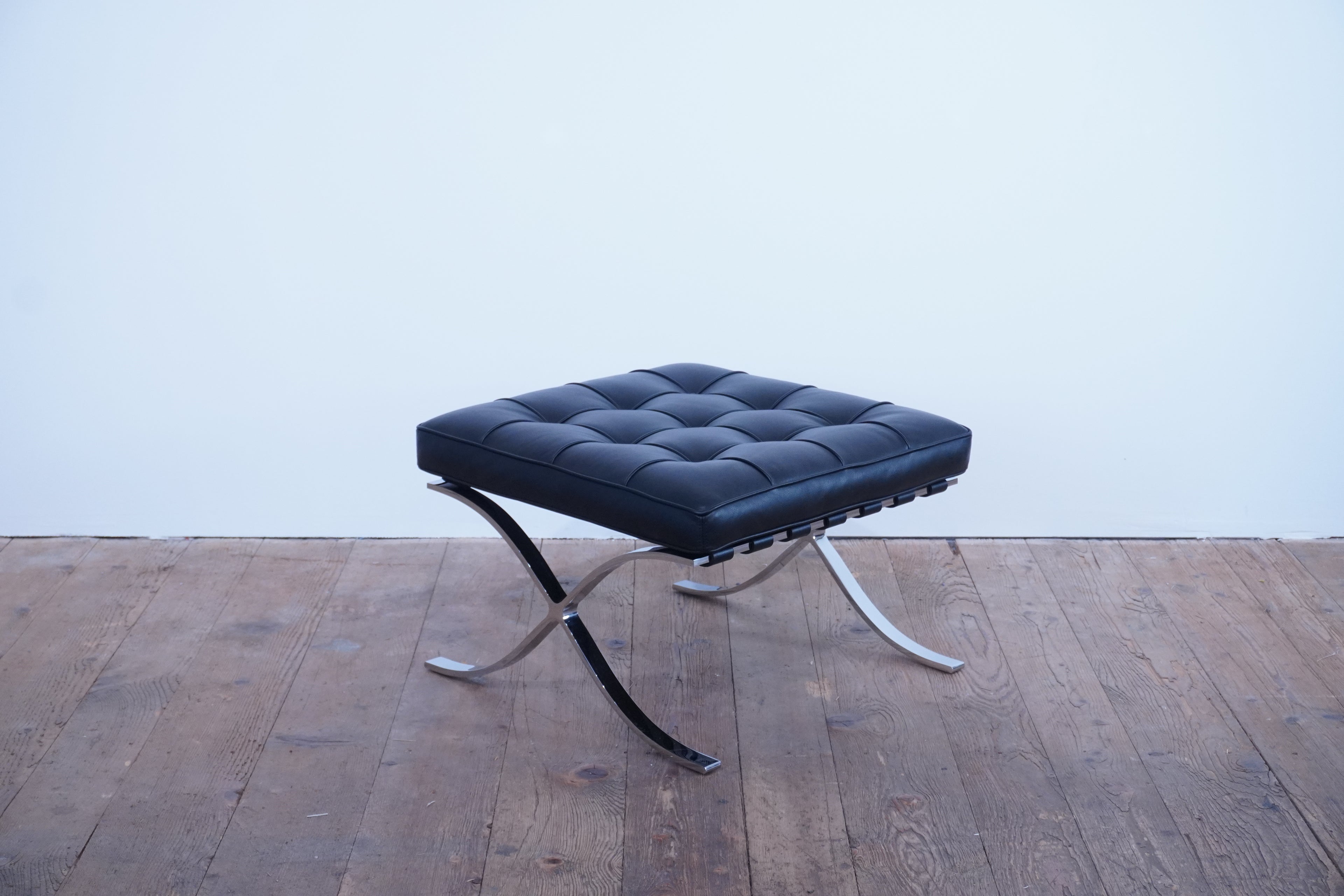 Knoll International Barcelona Ottoman