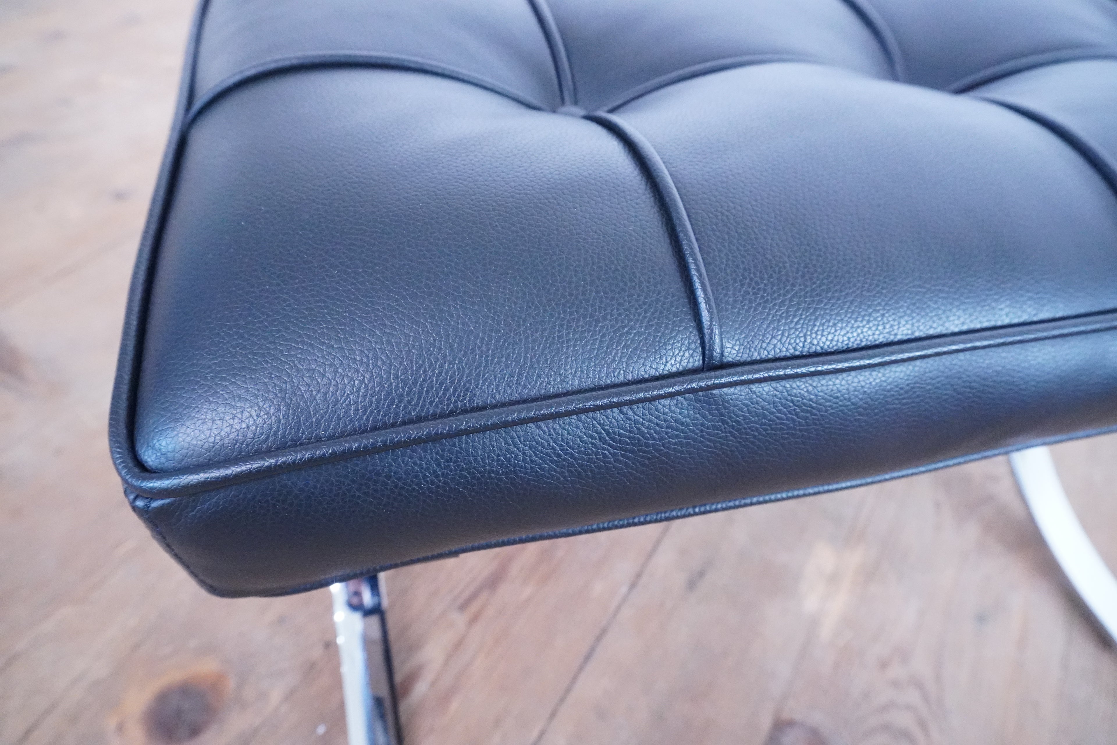 Knoll International Barcelona Ottoman