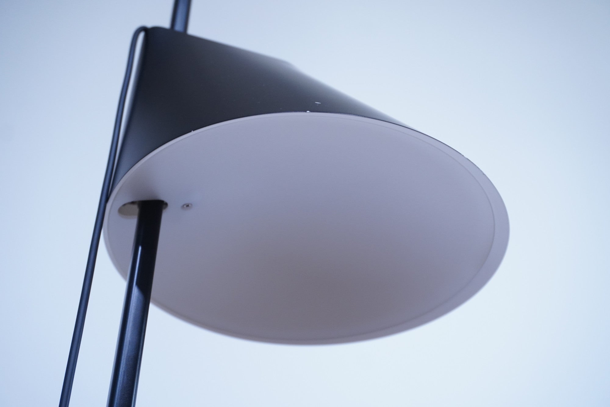 Louis Poulsen YUH Stehleuchte schwarz 140cm