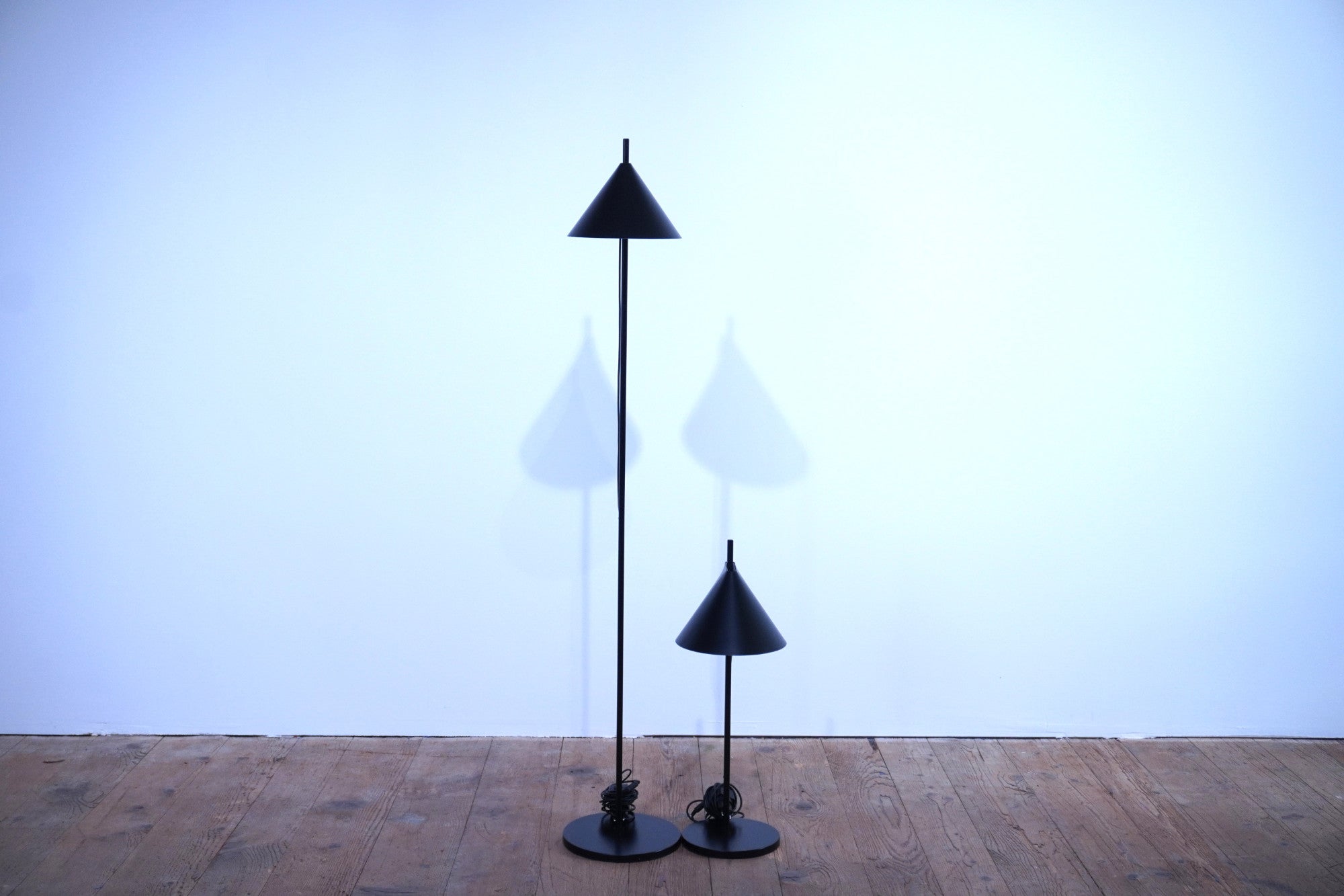 Louis Poulsen YUH Tischleuchte schwarz 61cm
