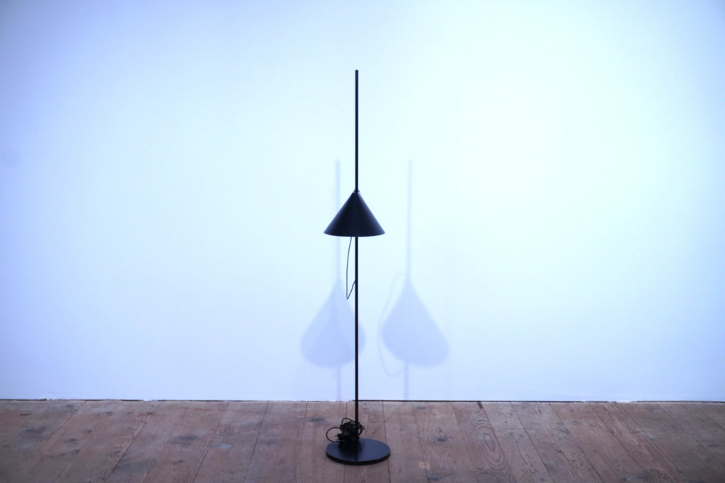 Louis Poulsen YUH Stehleuchte schwarz 140cm