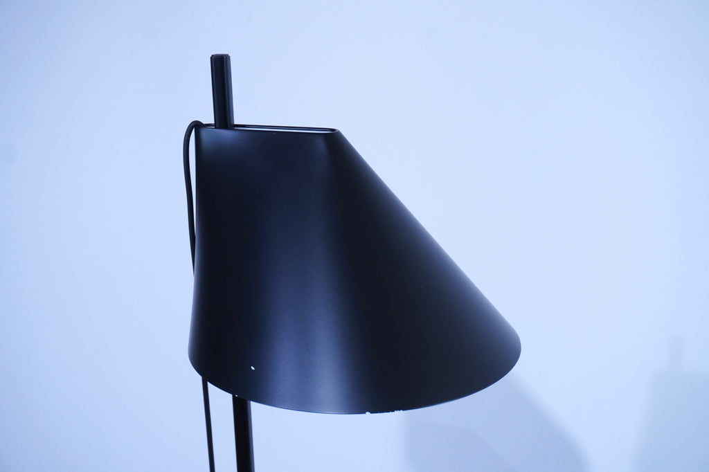Louis Poulsen YUH Stehleuchte schwarz 140cm