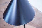 Louis Poulsen YUH Tischleuchte schwarz 61cm
