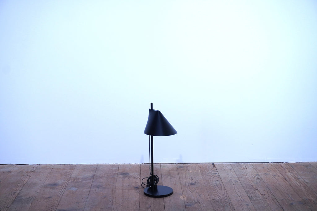 Louis Poulsen YUH Tischleuchte schwarz 61cm