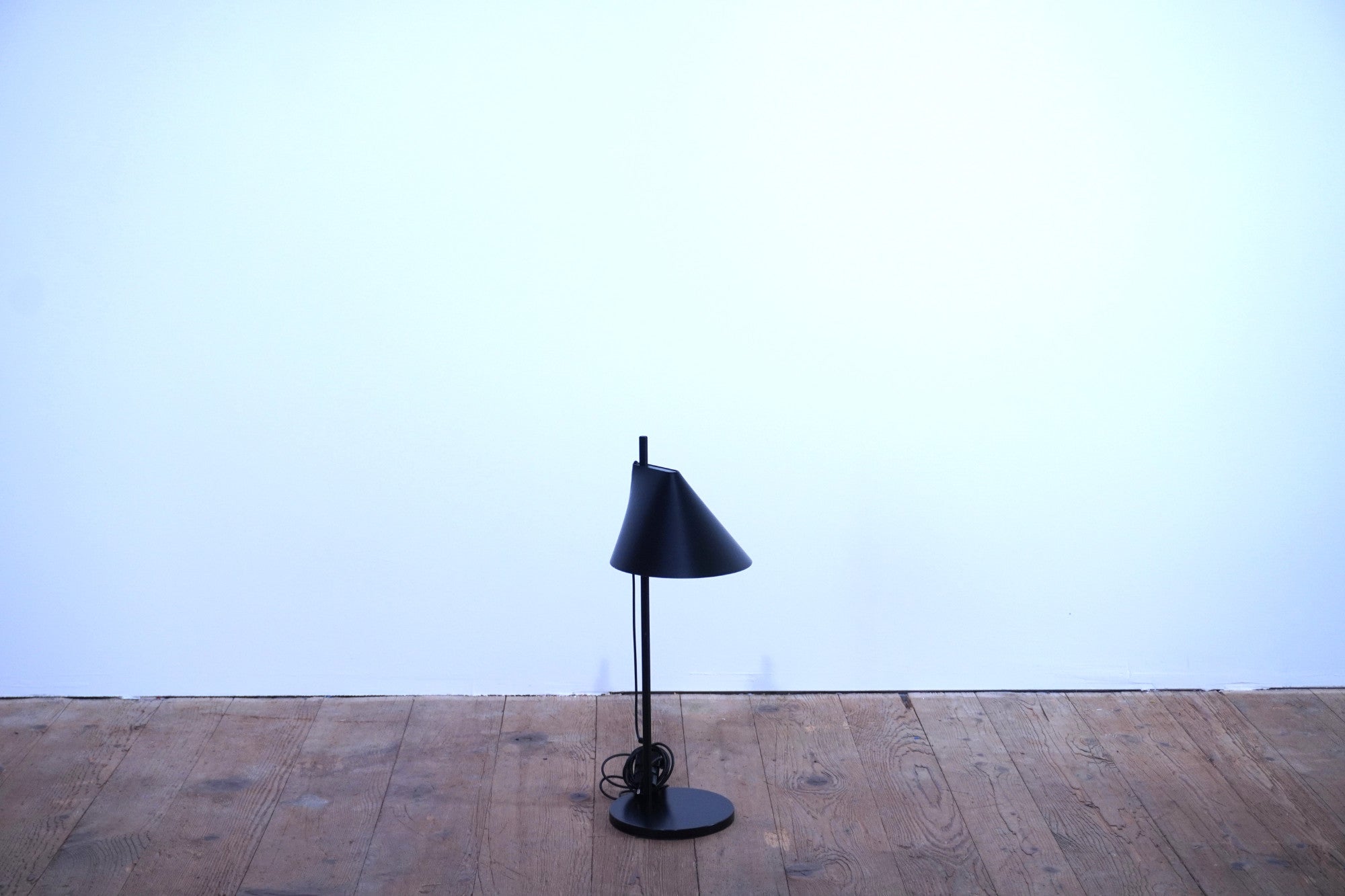 Louis Poulsen YUH Tischleuchte schwarz 61cm