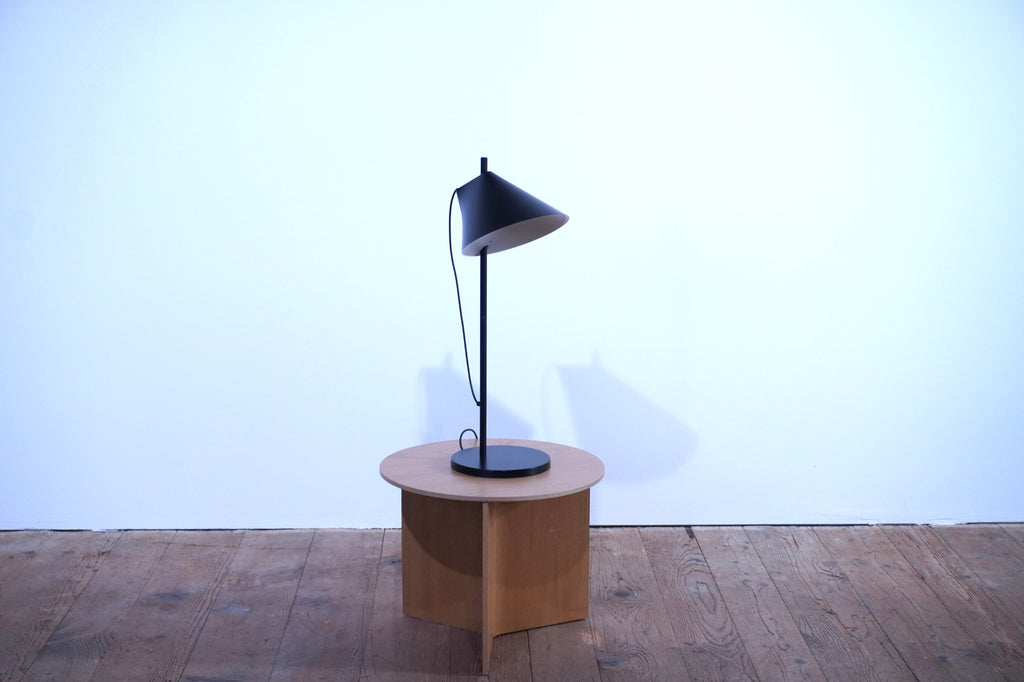 Louis Poulsen YUH Tischleuchte schwarz 61cm