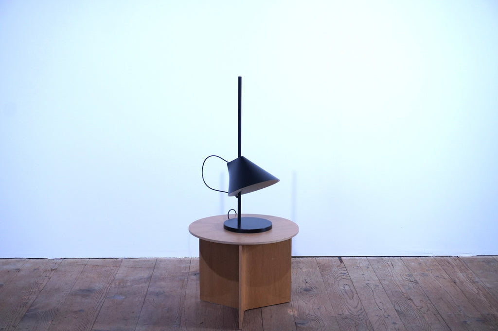 Louis Poulsen YUH Tischleuchte schwarz 61cm