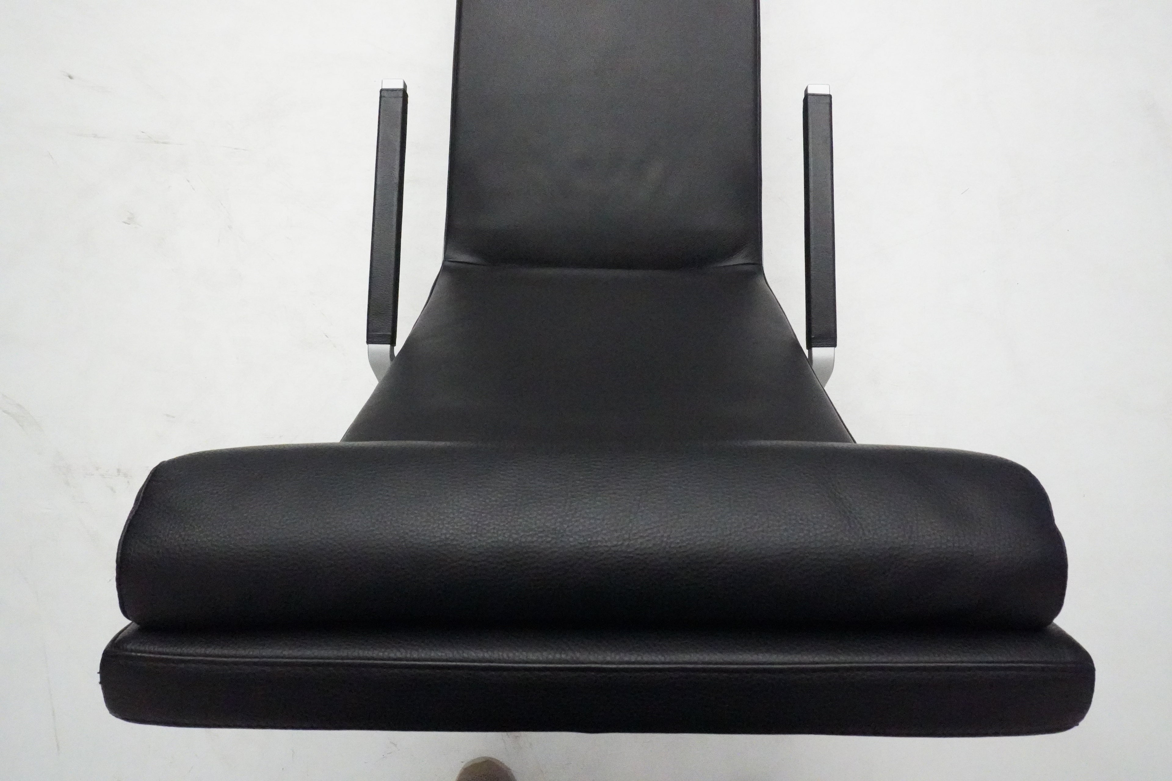 Liege Team by Wellis MaRe Designklassiker Leder schwarz