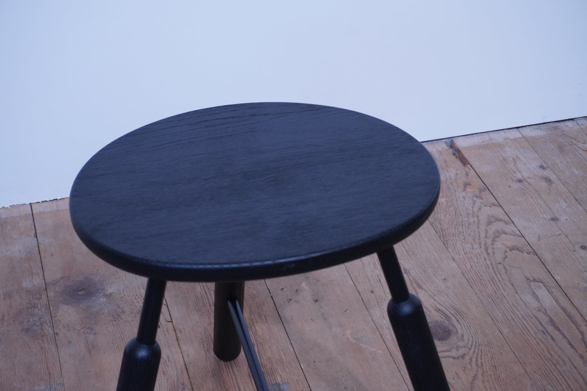 &Tradition Hocker Norm NA3 Eiche schwarz
