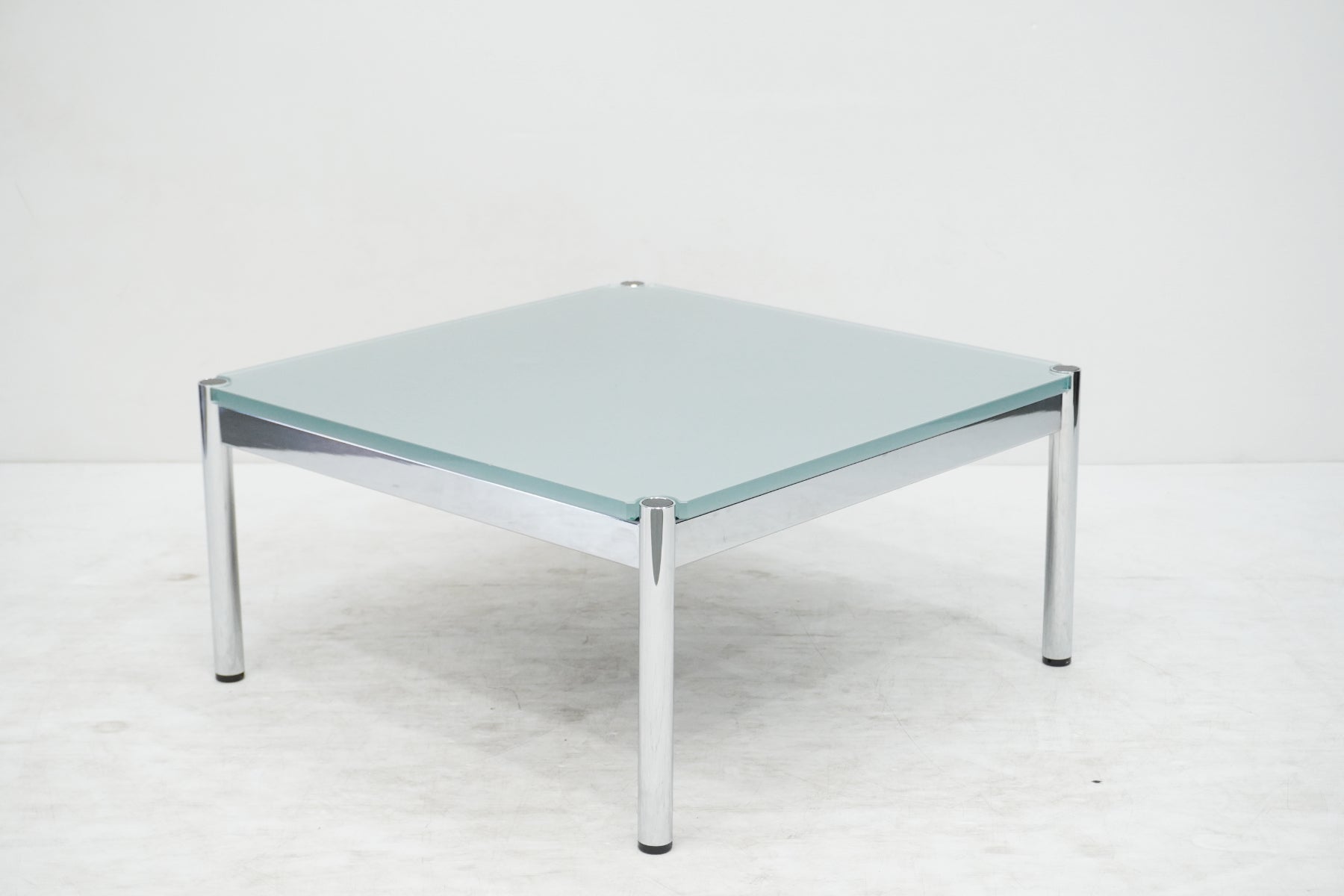 USM Haller Tisch niedrig Glas 75x75x37cm