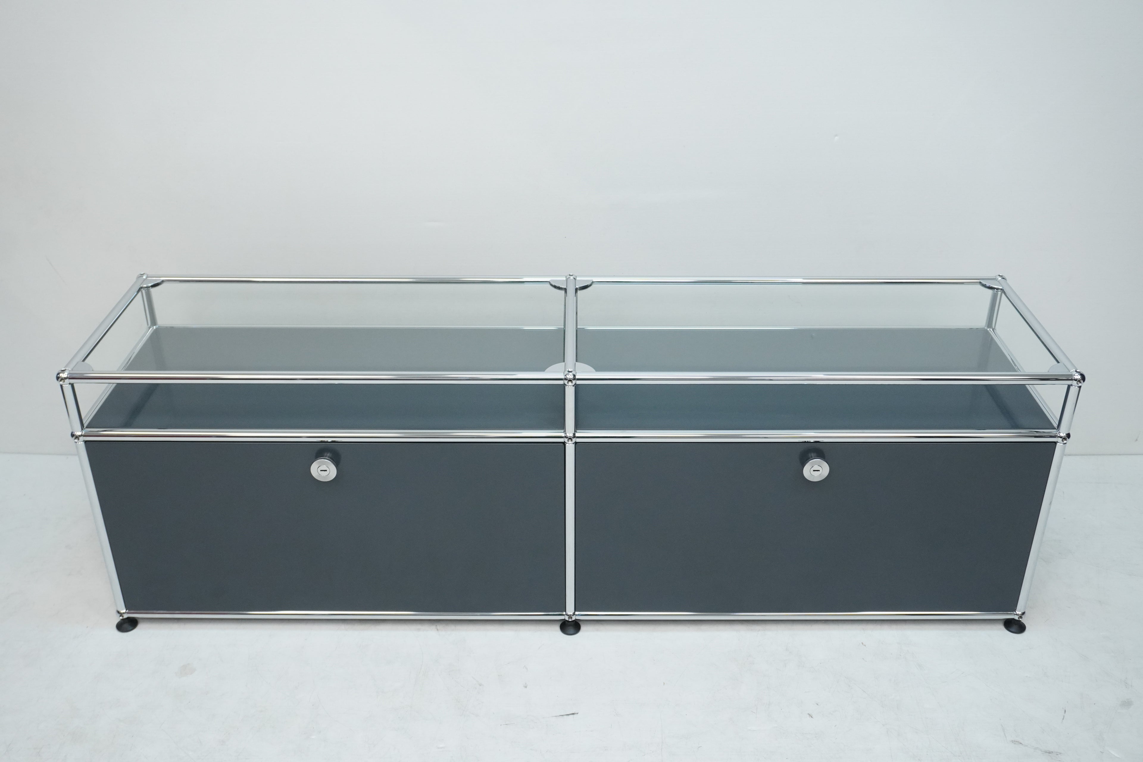 USM Haller Regal 2x1 anthrazitgrau mit Glas