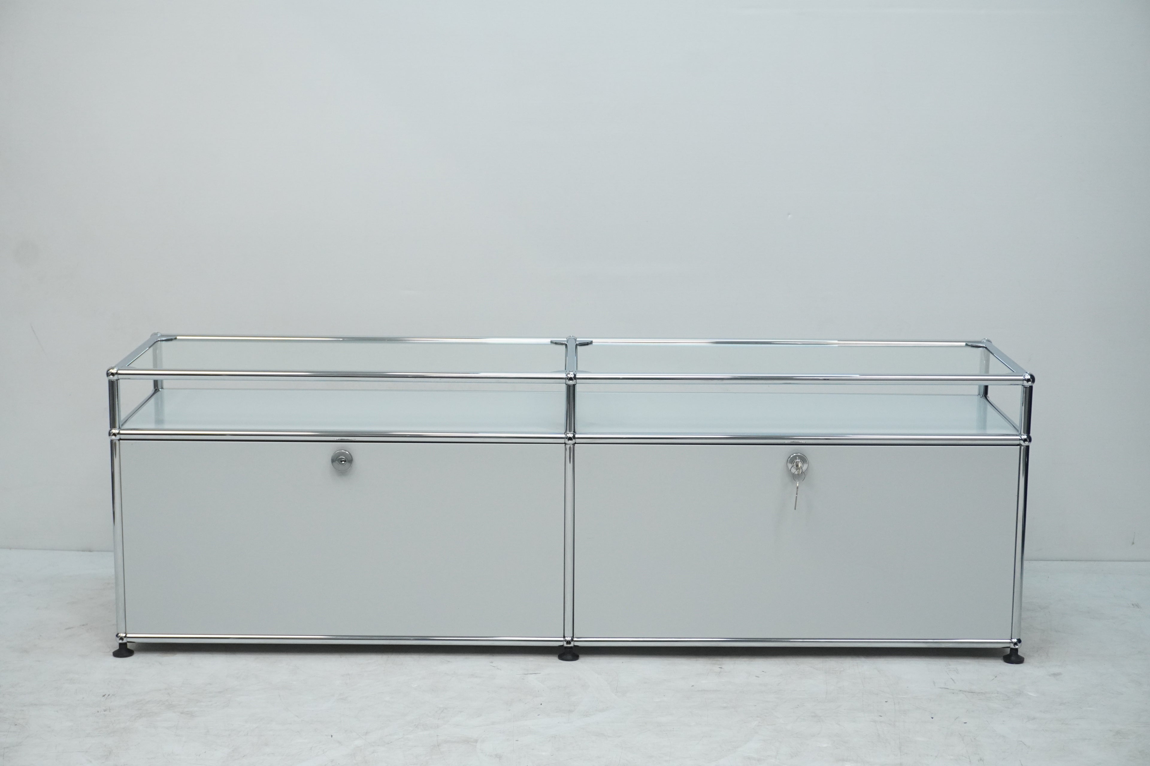 USM Haller Regal 2x1 lichtgrau mit Glas