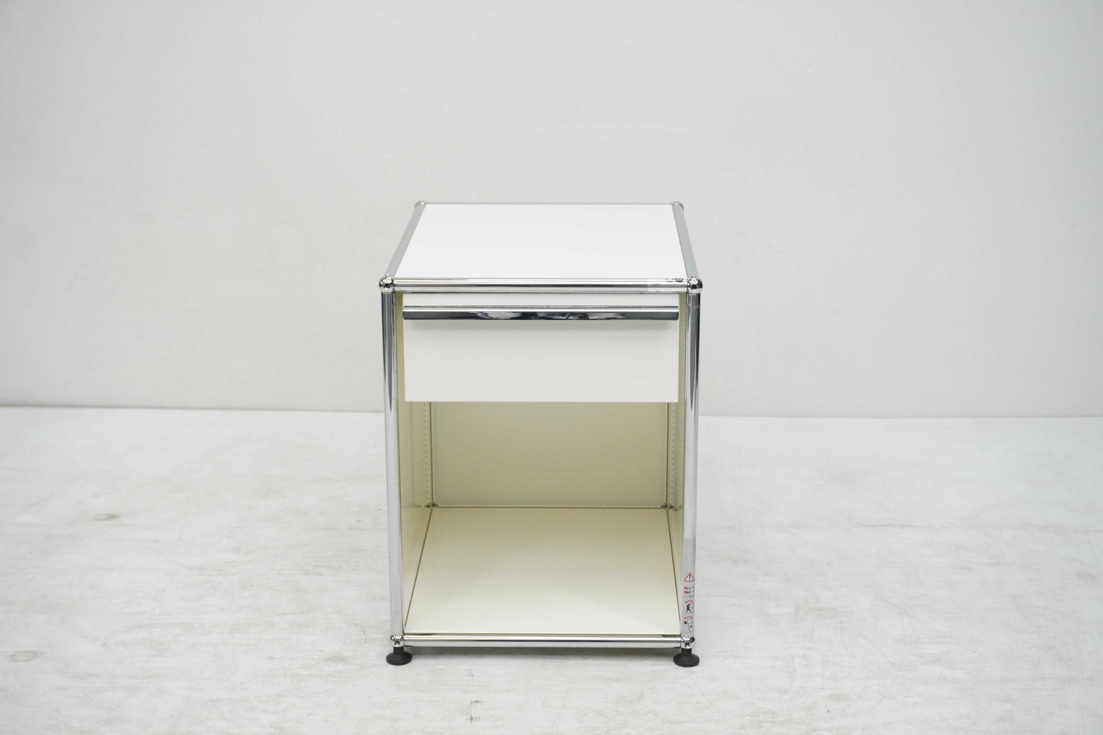 USM Haller Regal Nachttisch Korpus reinweiss