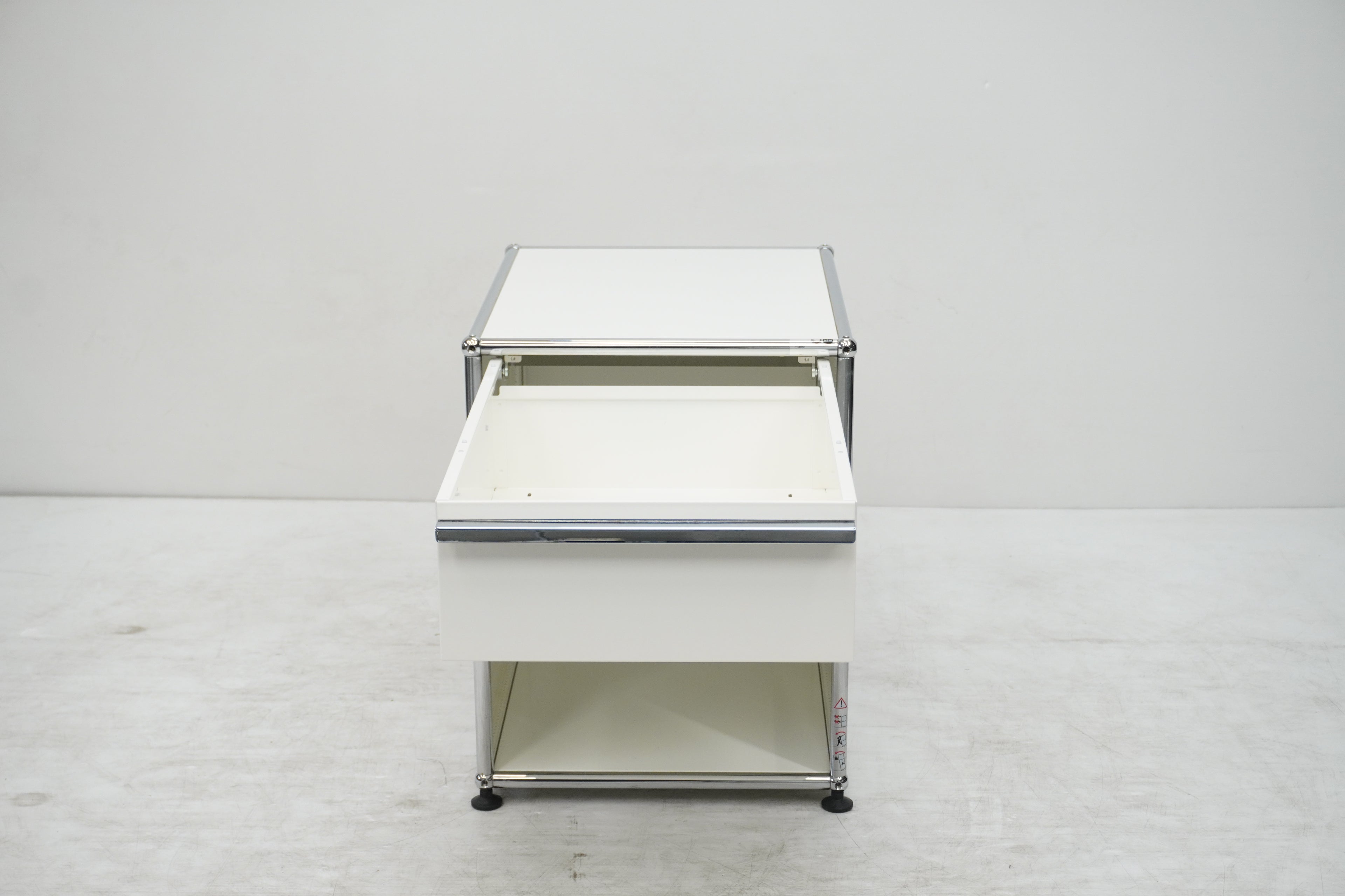 USM Haller Regal Nachttisch Korpus reinweiss