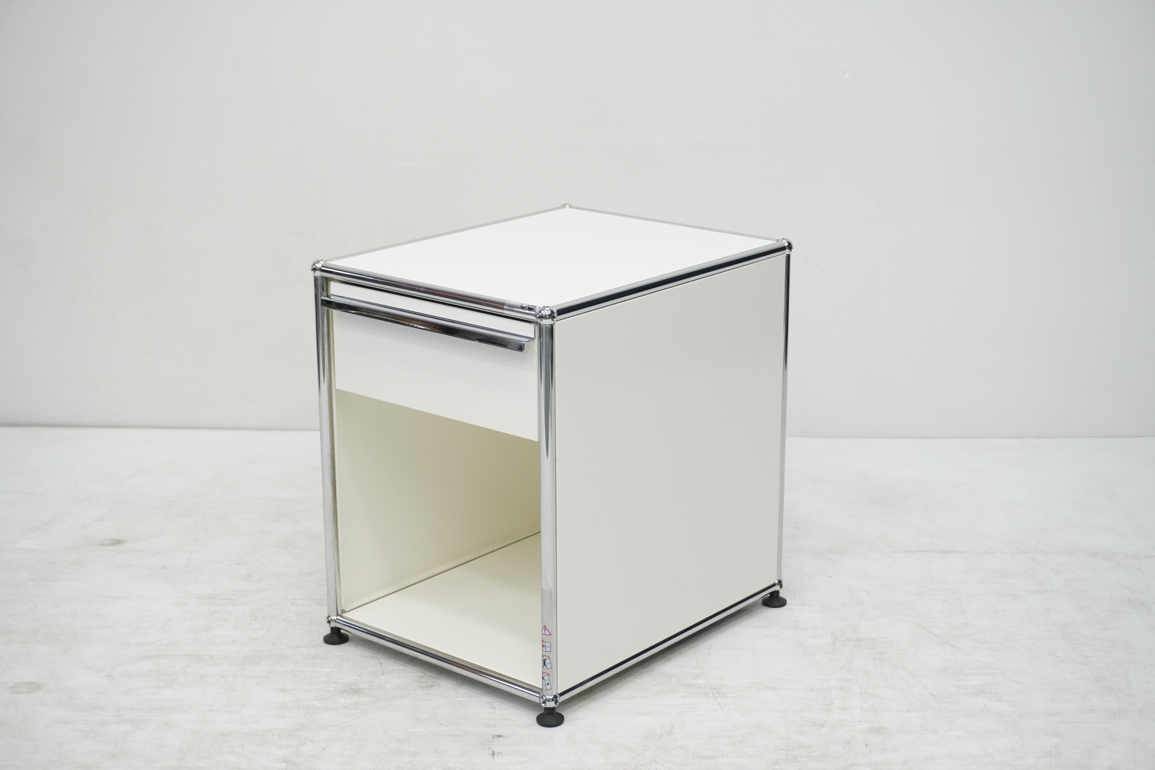 USM Haller Regal Nachttisch Korpus reinweiss