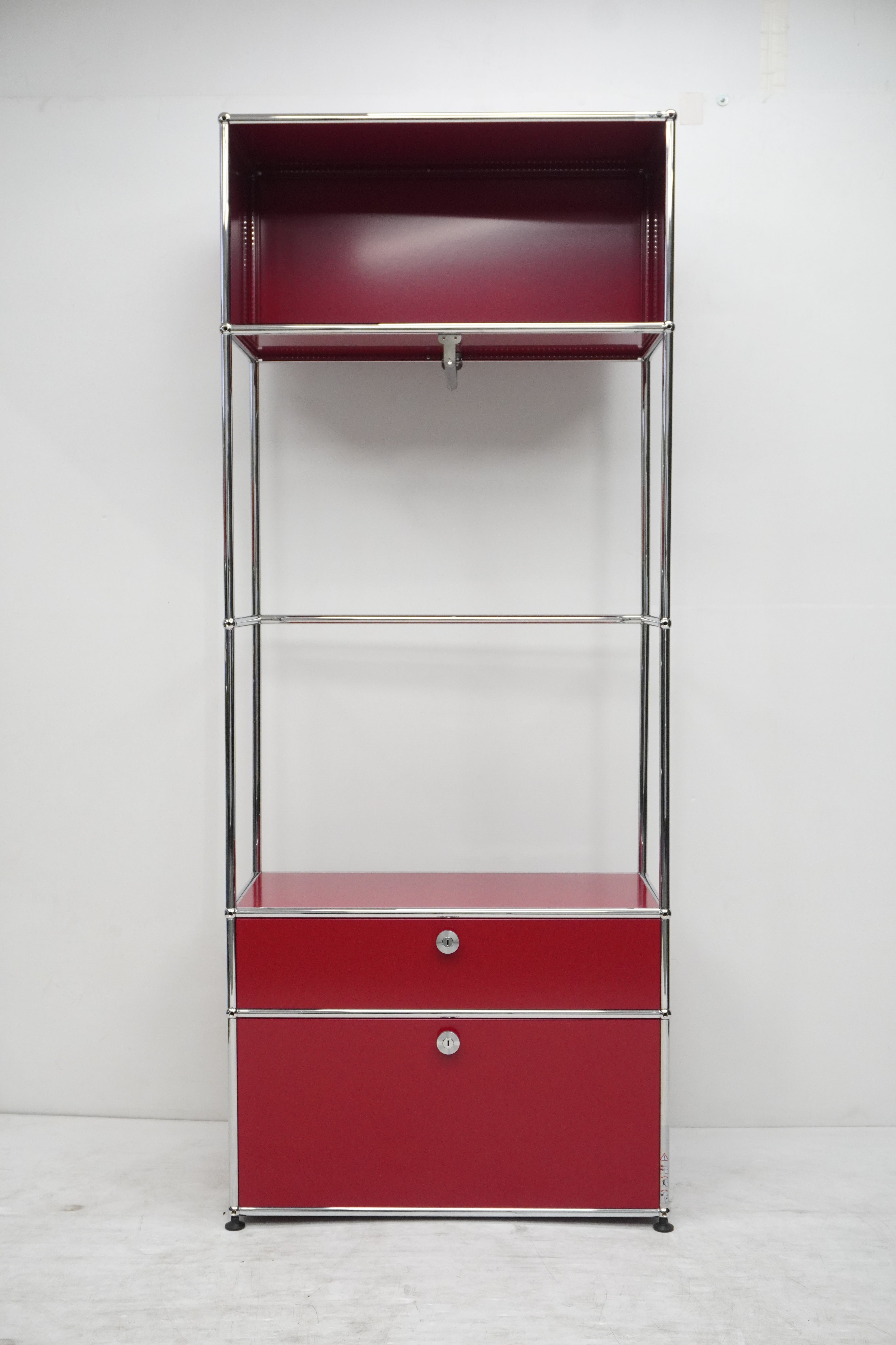 USM Haller Regal Garderobe 75x35x188 rubinrot