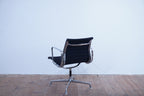Vitra Eames Alu Chair EA107 Hopsak nero