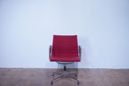 Vitra Eames Alu Chair EA107 Hopsak rot