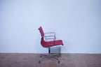 Vitra Eames Alu Chair EA107 Hopsak rot