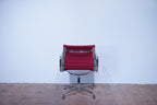 Vitra Eames Alu Chair EA107 Hopsak rot