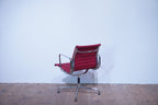 Vitra Eames Alu Chair EA107 Hopsak rot