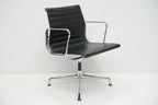 Vitra Eames Alu Chair EA107 Leder nero