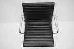 Vitra Eames Alu Chair EA107 Leder nero