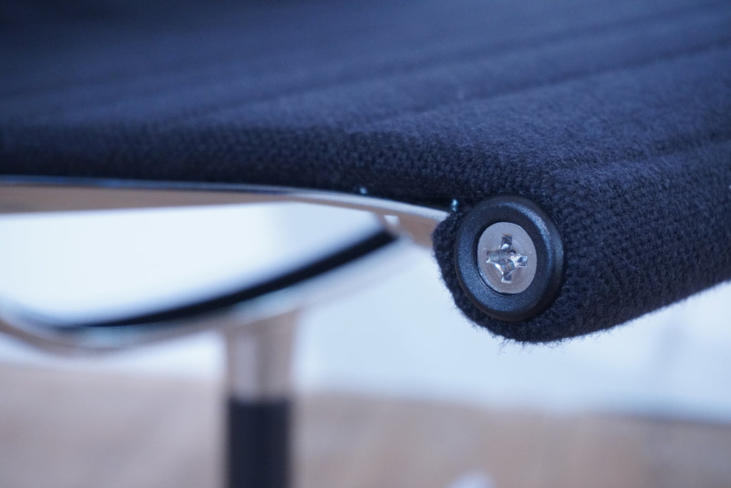 Vitra Eames Alu Chair EA108 Hopsak nero
