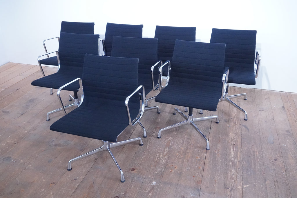 Vitra Eames Alu Chair EA108 Hopsak nero