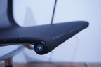 Vitra Eames Alu Chair EA108 Netz schwarz