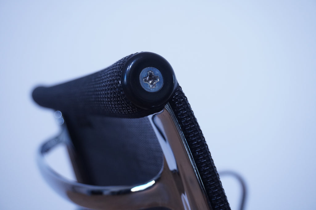 Vitra Eames Alu Chair EA108 Netz schwarz
