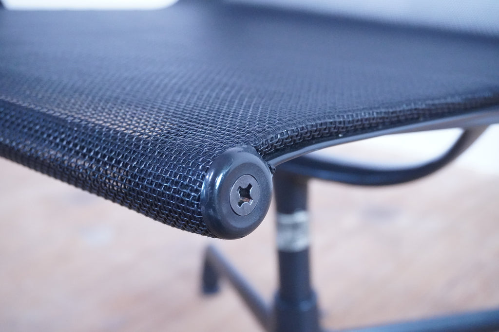 Vitra Eames Alu Chair EA108 Netz schwarz