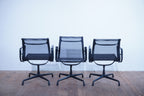 Vitra Eames Alu Chair EA108 Netz schwarz