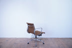 Vitra Eames Alu Chair EA117 Hopsak braun