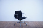 Vitra Eames Alu Chair EA117 Hopsak nero