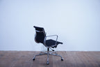 Vitra Eames Alu Chair EA117 Hopsak nero