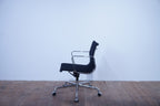 Vitra Eames Alu Chair EA117 Hopsak nero