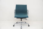 Vitra Eames Alu Chair EA117 Hopsak türkis/blau
