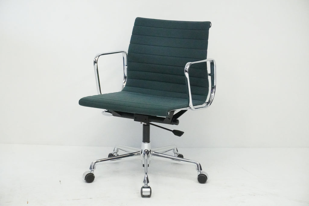 Vitra Eames Alu Chair EA117 Stoff grünblau