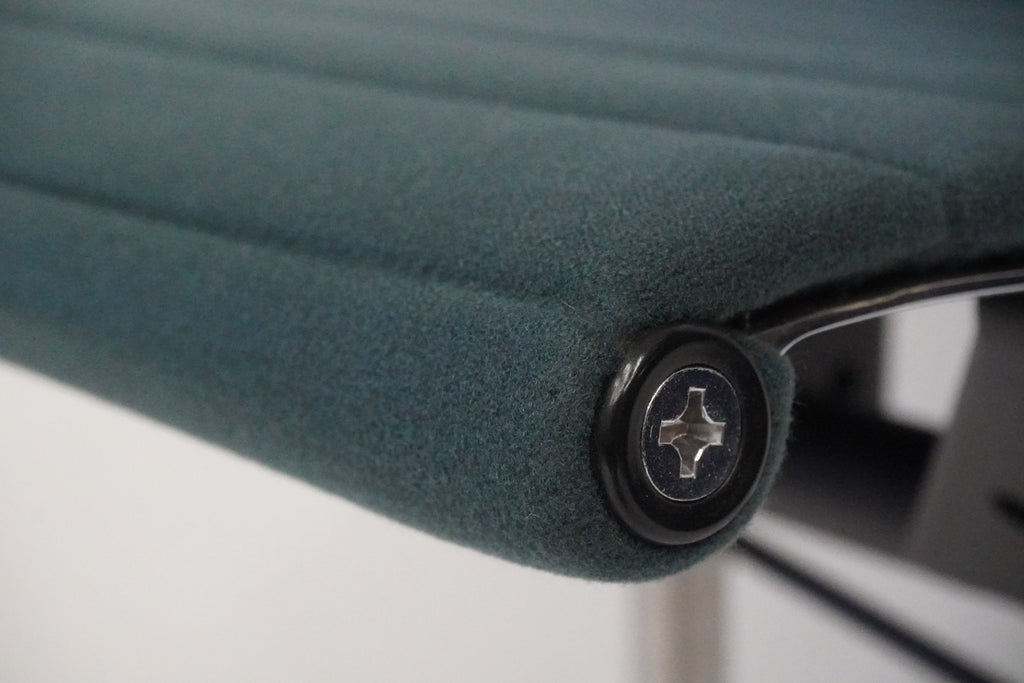 Vitra Eames Alu Chair EA117 Stoff grünblau