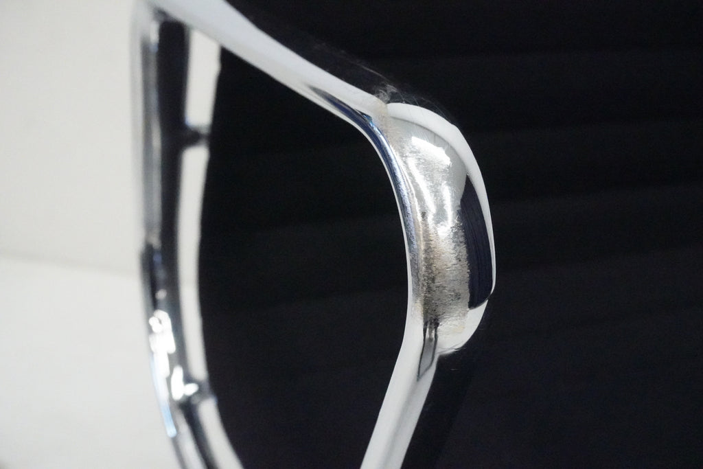 Vitra Eames Alu Chair EA119 Hopsak nero