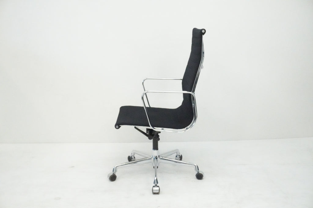 Vitra Eames Alu Chair EA119 Hopsak nero