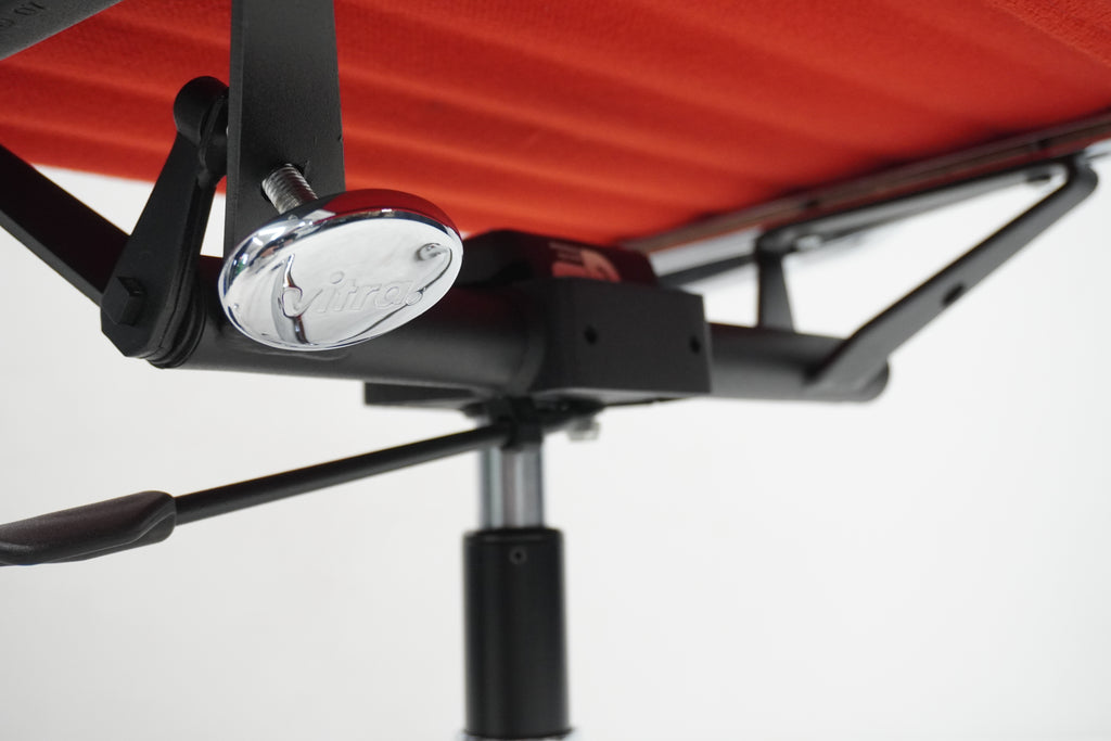 Vitra Eames Alu Chair EA119 Hopsak rot