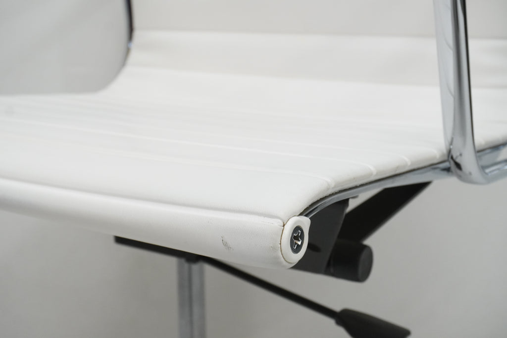 Vitra Eames Alu Chair EA119 Kunstleder weiss