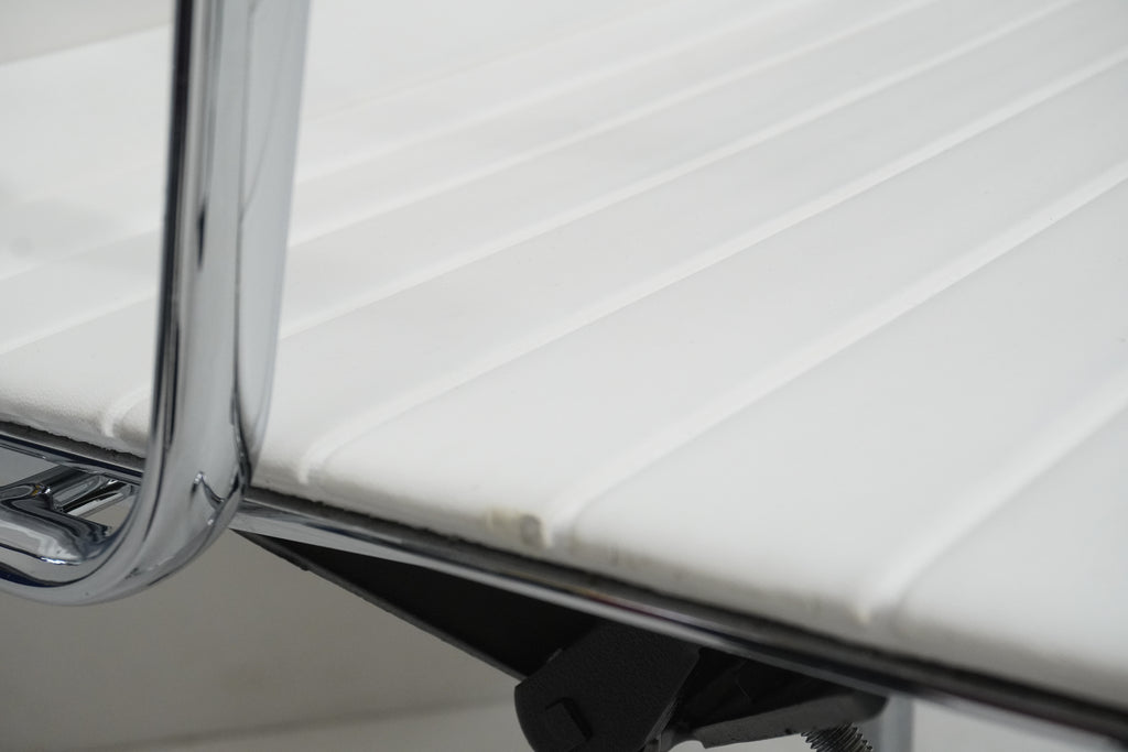 Vitra Eames Alu Chair EA119 Kunstleder weiss
