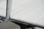 Vitra Eames Alu Chair EA119 Kunstleder weiss