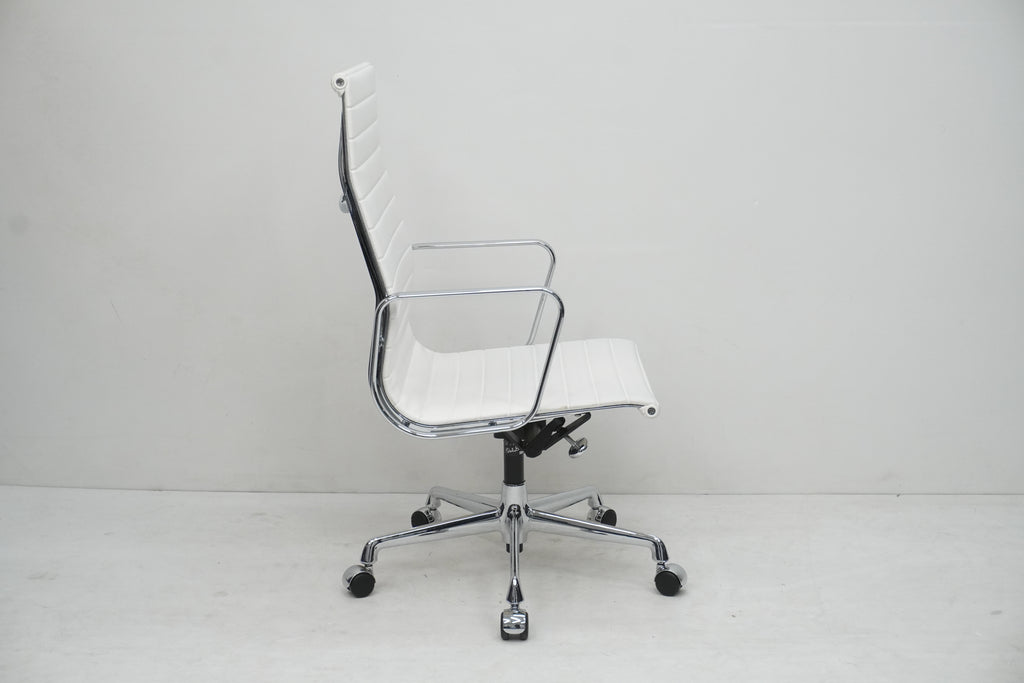 Vitra Eames Alu Chair EA119 Kunstleder weiss