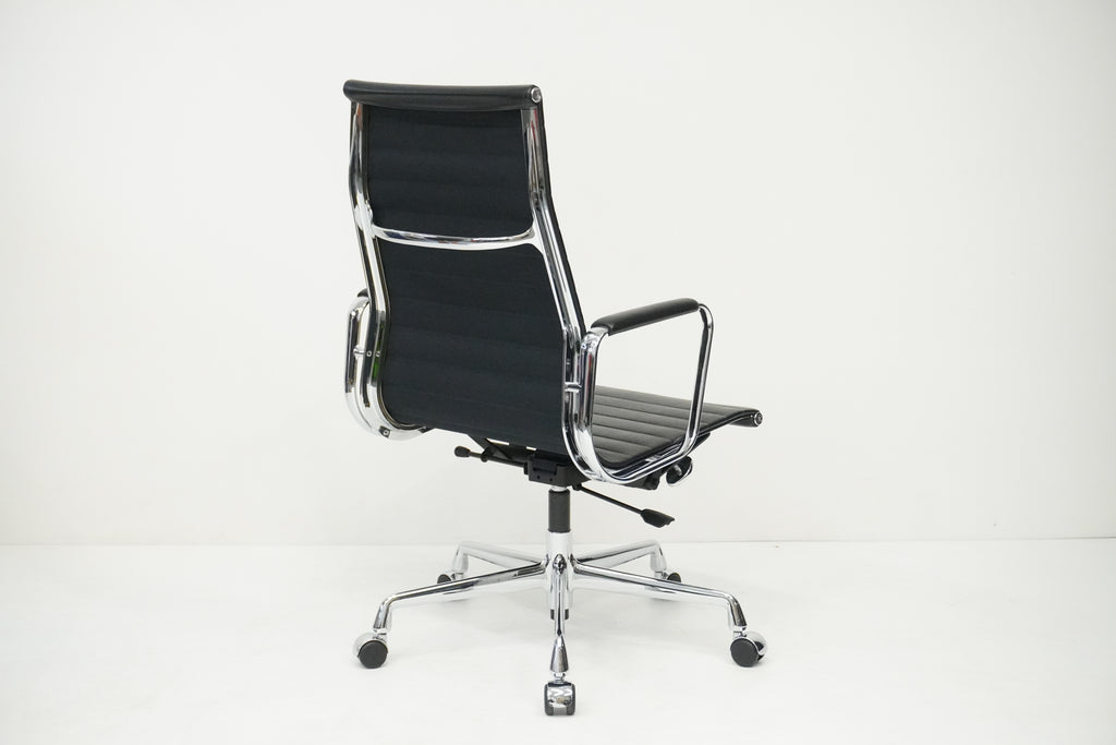 Vitra Eames Alu Chair EA119 mit hohem Rücken Leder nero