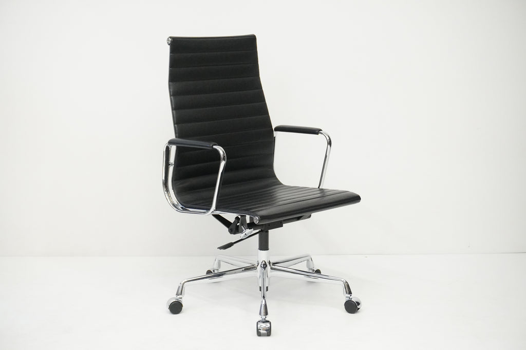 Vitra Eames Alu Chair EA119 mit hohem Rücken Leder nero