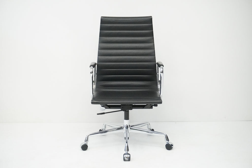 Vitra Eames Alu Chair EA119 mit hohem Rücken Leder nero